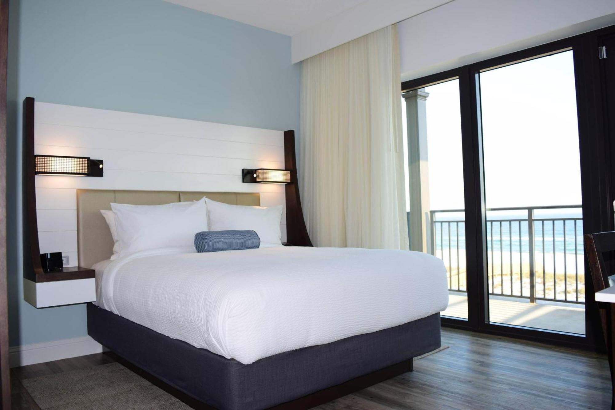 สปริงฮิลล์ สวีท นาวาร์เร บีช Hotel ภายนอก รูปภาพ